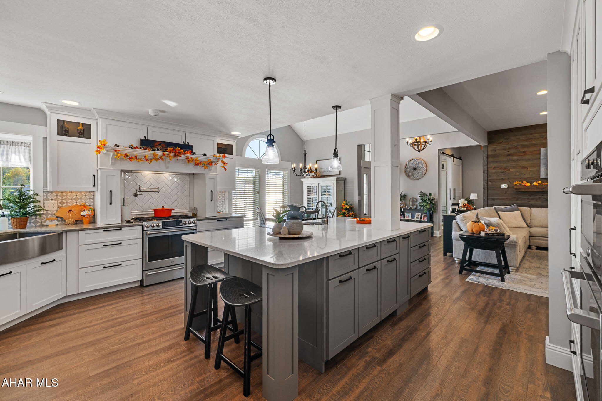 Rolling Hills - Residential