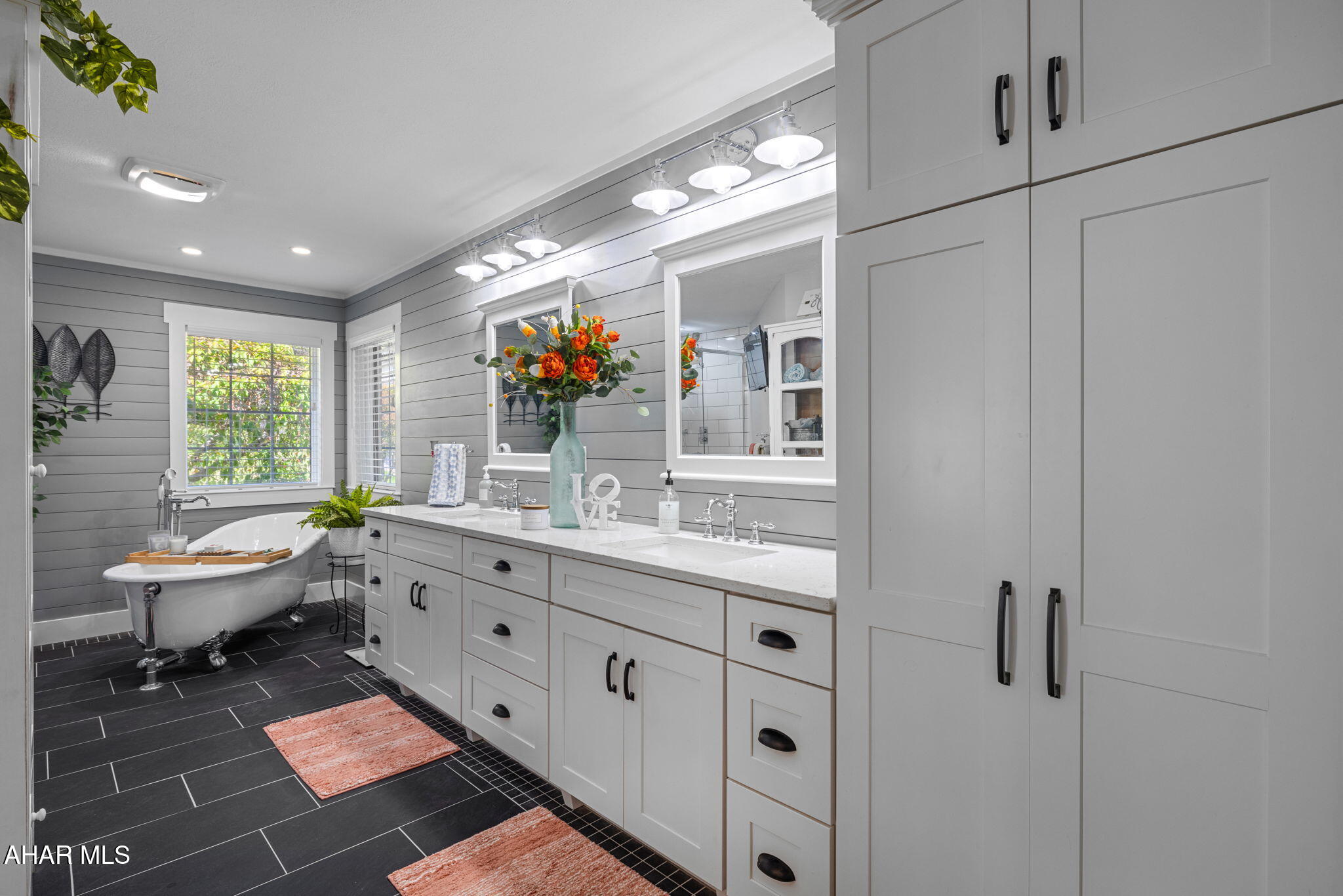 Rolling Hills - Residential