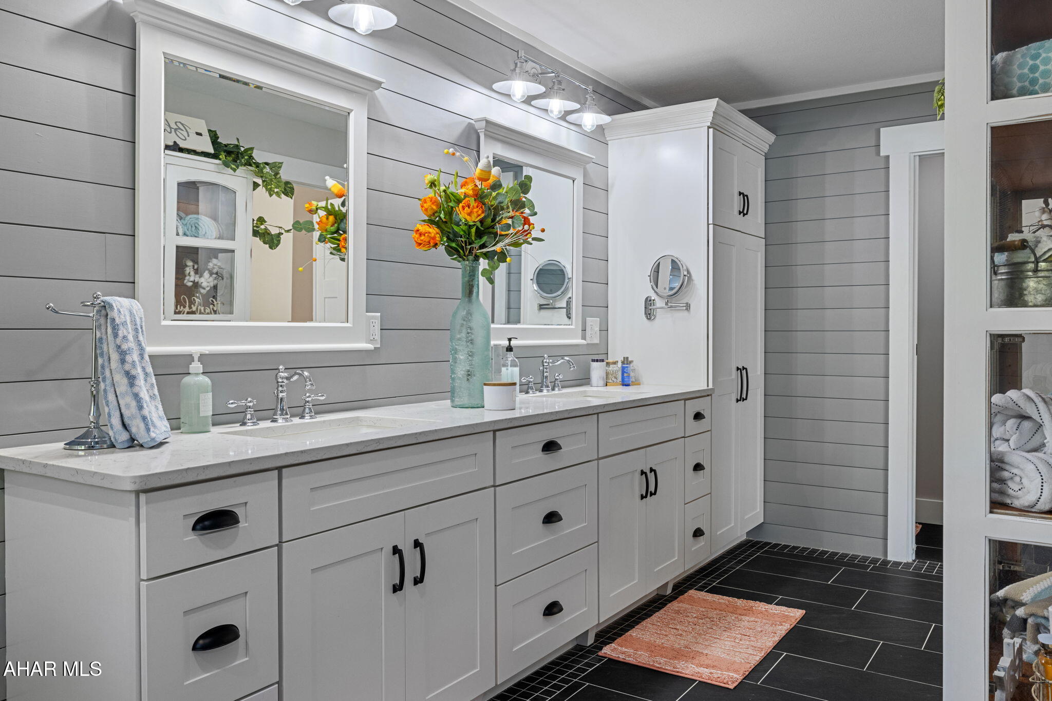 Rolling Hills - Residential