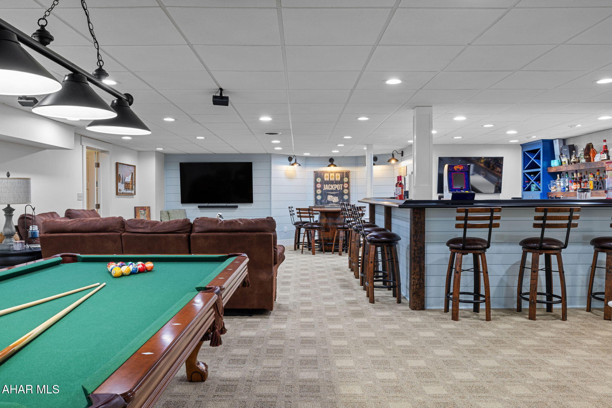 Rolling Hills - Residential