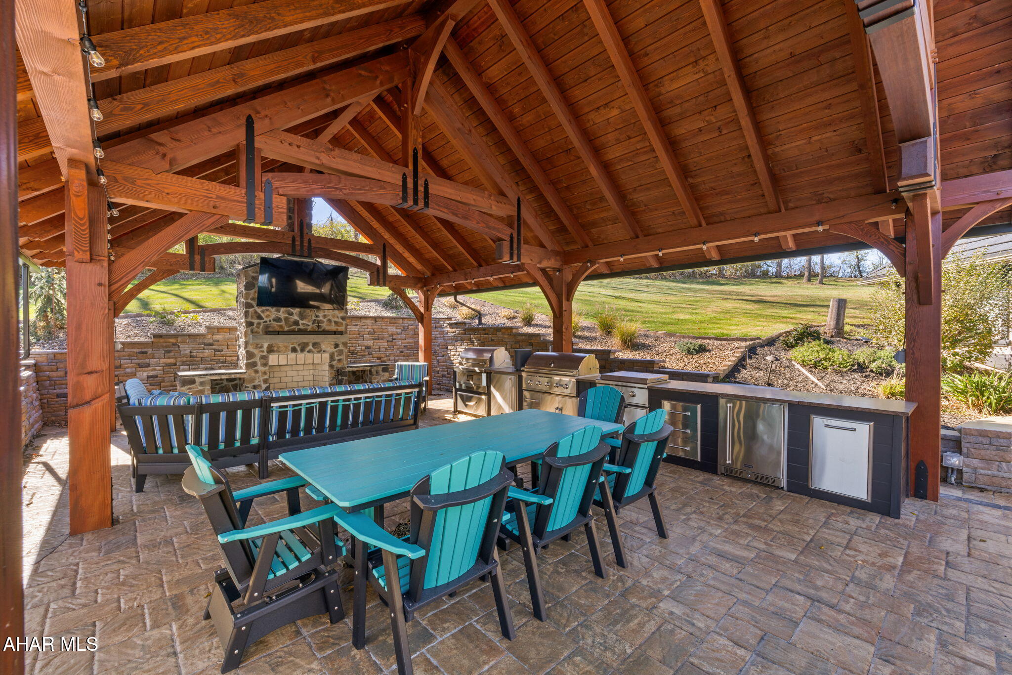 Rolling Hills - Residential