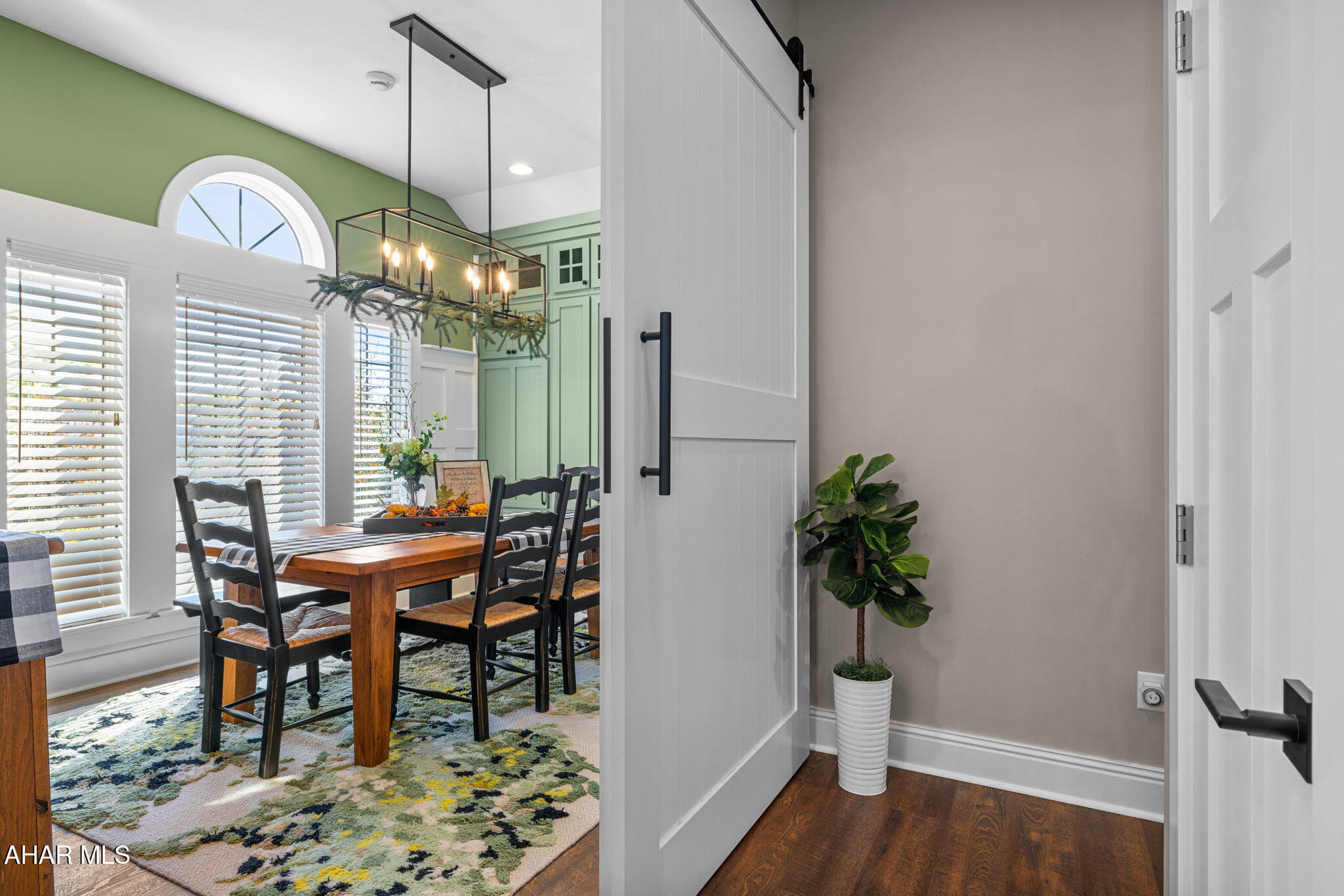 Rolling Hills - Residential