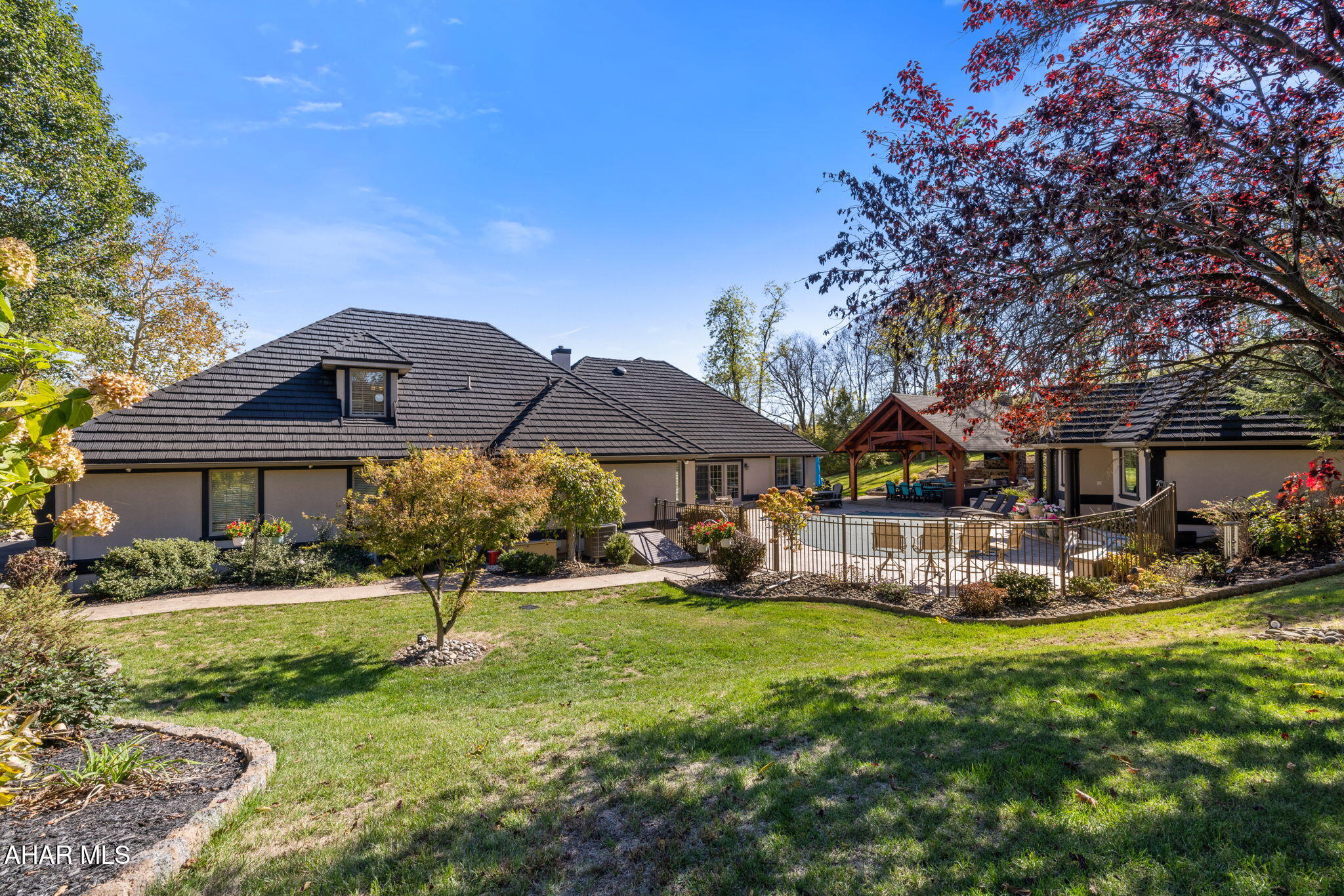 Rolling Hills - Residential