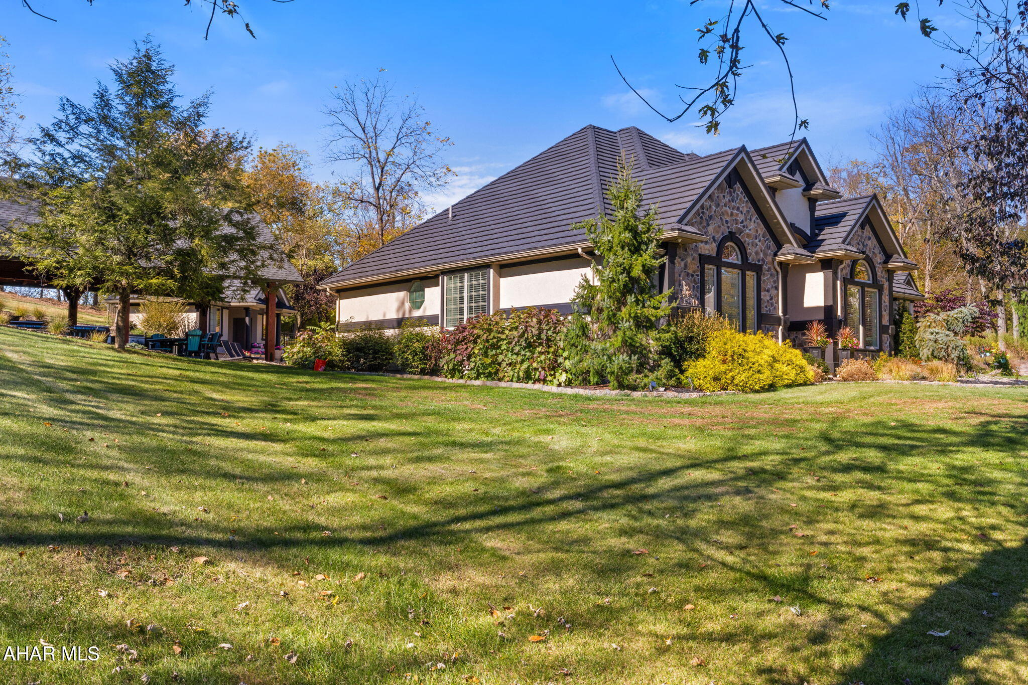 Rolling Hills - Residential