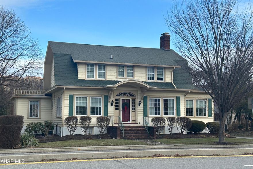 Beautiful two story home in the Mansion Park area.  3 bedrooms plus a small office or nursery. Nice fenced in level yard.  Large deck for summer fun.  Detached two car garage.  Two unit central air.  Large paved driveway for off street parking.