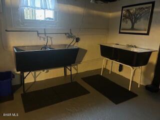 Baker Mansion - Residential