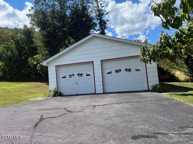 Maple Hollow - Residential