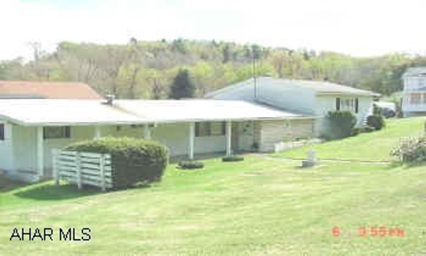 Mobile home w/ Addition & Partial foundaiton, 2 Br., 2 1/2 Ba, Family room w/ Elec. Fireplace, Carport, on nice corner lot in Mosscreek, Northern Cambria Mobile home w/ Addition & Partial Foundation, 2 Br., 1 1/2 Ba., Family room, w/ Elec. Fireplace & Carport, on nice corner lot in Mosscreek, Northern Cambria