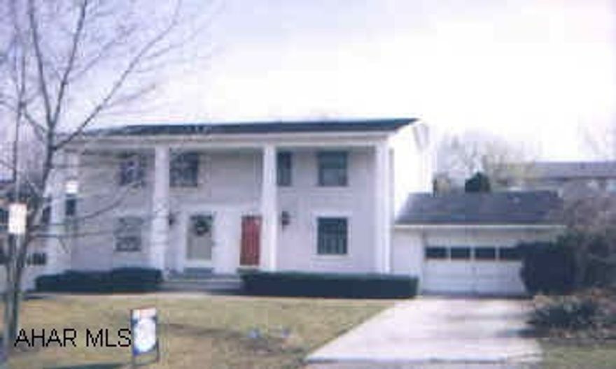 Beautifully decorated. Well maintained 1/2 double home in Penn Farms.  Fabulous solarium/sunroomoff kitchen. ceramic tile  floors, garage w/opener. Brick & Alum. exterior