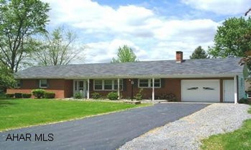 IMMACULATE 2 BEDROOM ONE STORY HOME. FAMILY ROOM WITH BRICK FIREPLACE AND SPACIOUS ROOMS THROUGHOUT. FENCED IN YARD. IMMACULATE 2 BEDROOM ONE STORY HOME. FAMILY ROOM WITH BRICK FIREPLACE AND SPACIOUS ROOMS THROUGHOUT. FENCED IN YARD.