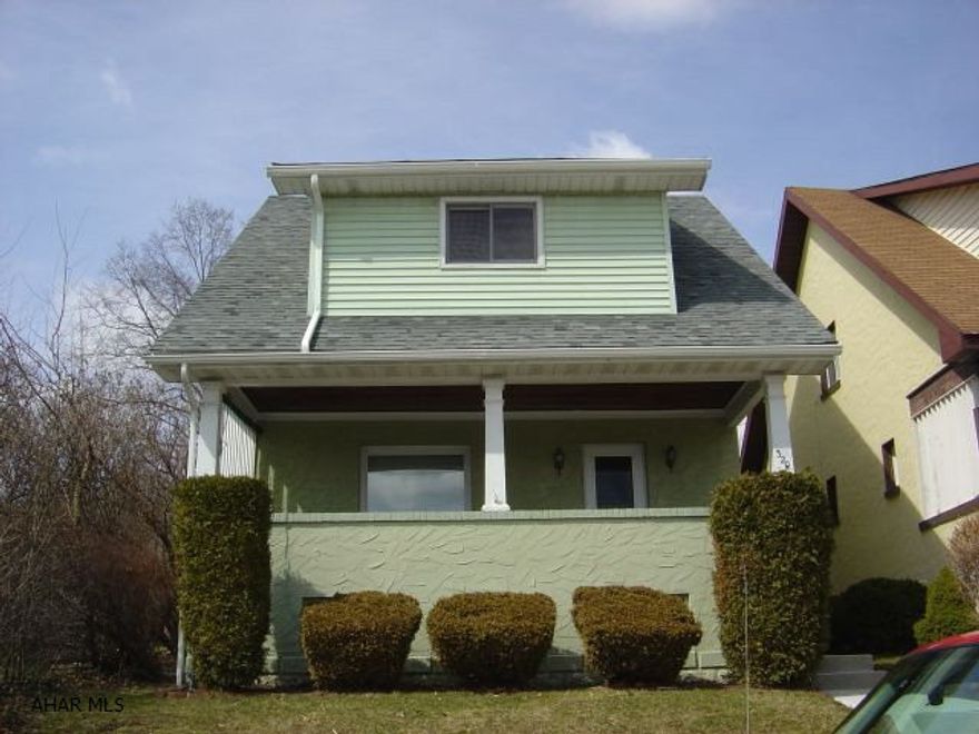 Great Location, Excellent Condition, 3 Bedrooms LR, DR. All Appliances, 2 Car Garage