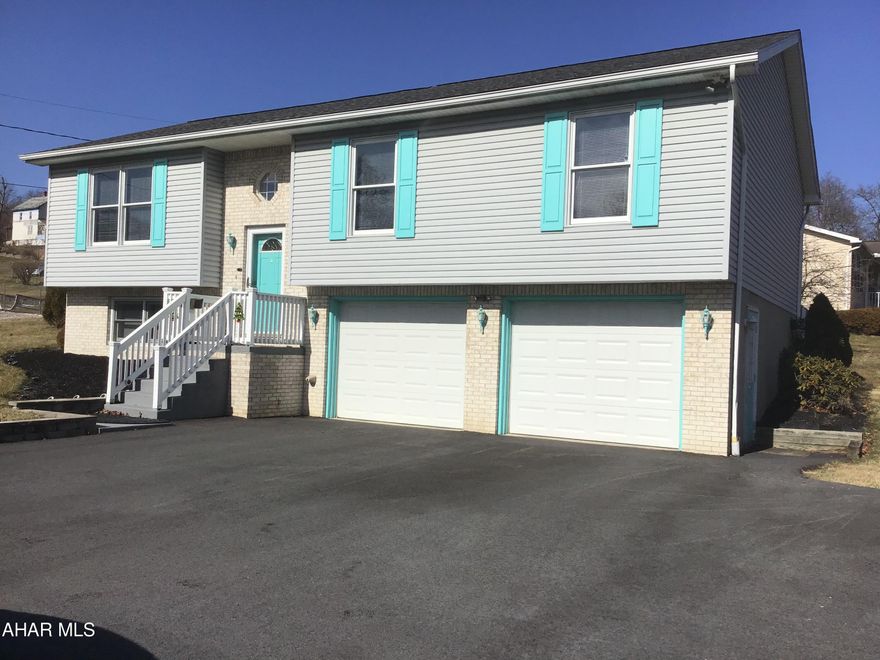 3BR 2.5BA Raised Rancher on 100x120 corner lot. Built in 2000 with new furnace & A/C, roof and driveway.