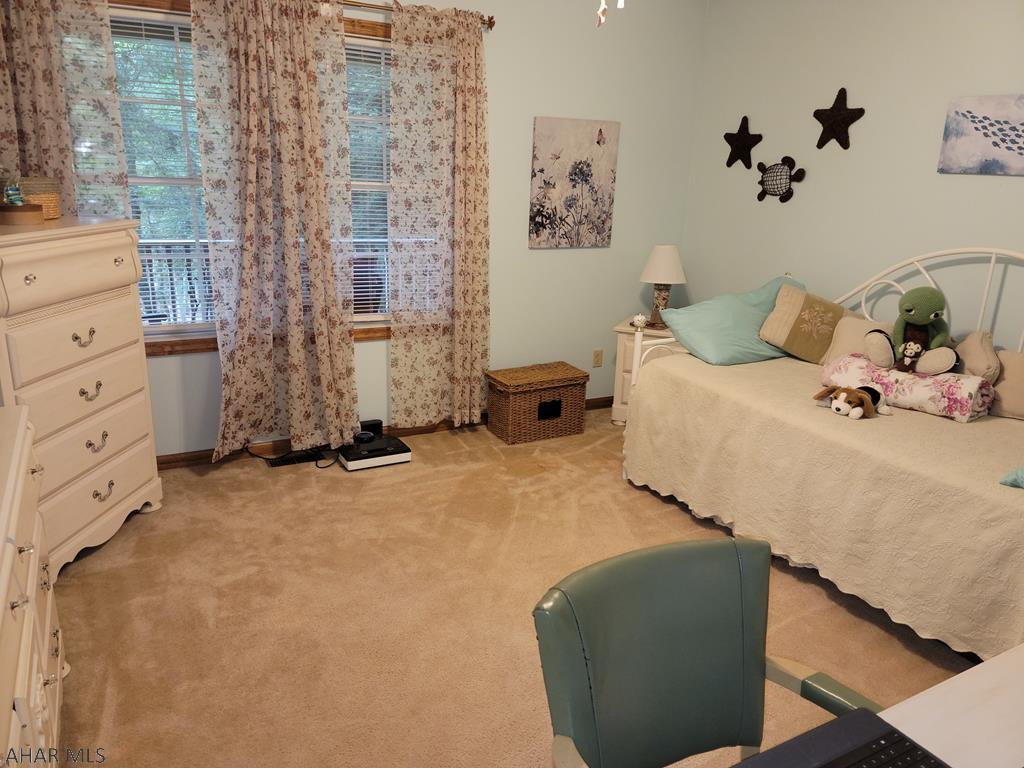 Glendale Yearound - Residential