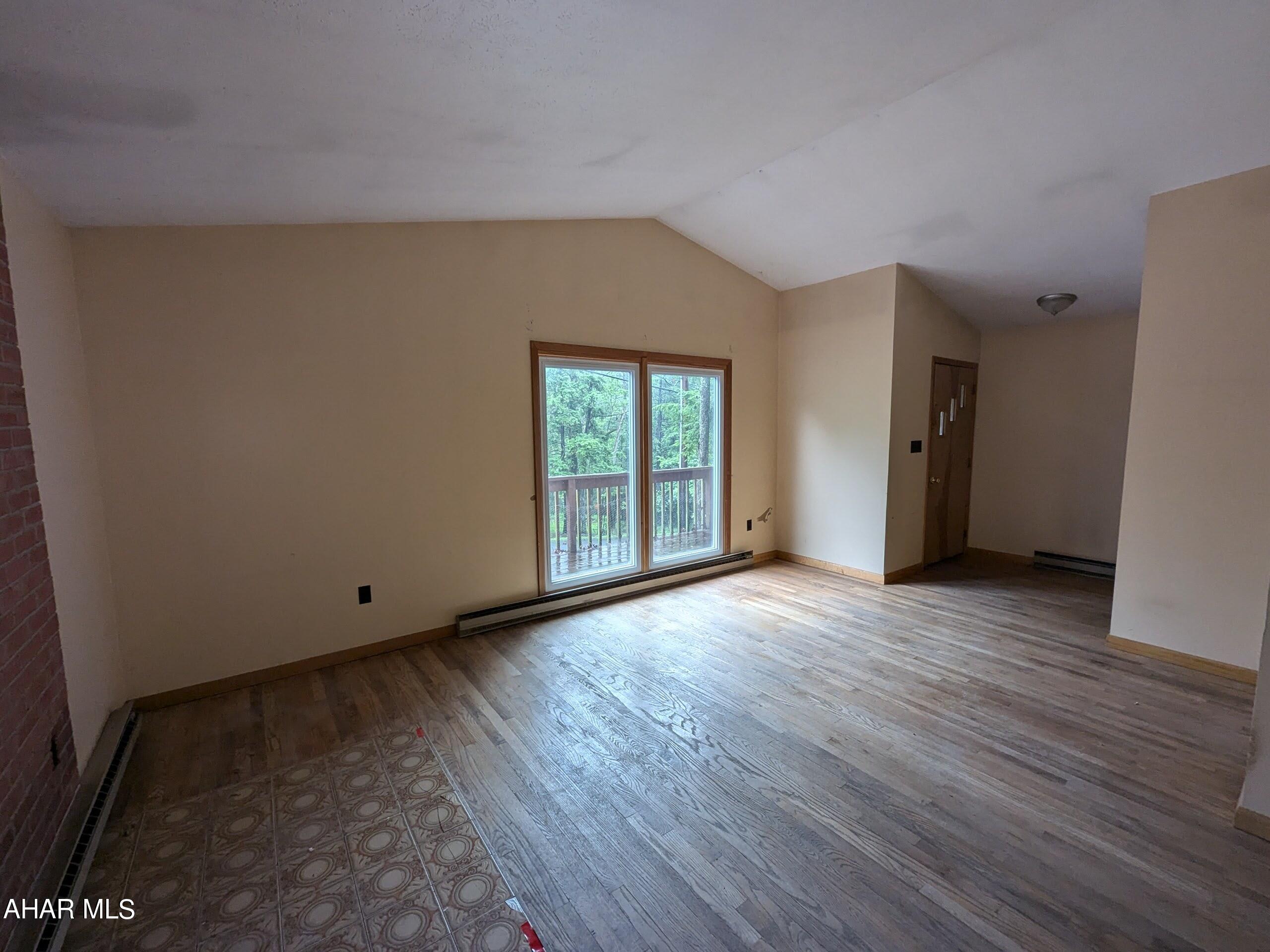 Glendale Yearound - Residential