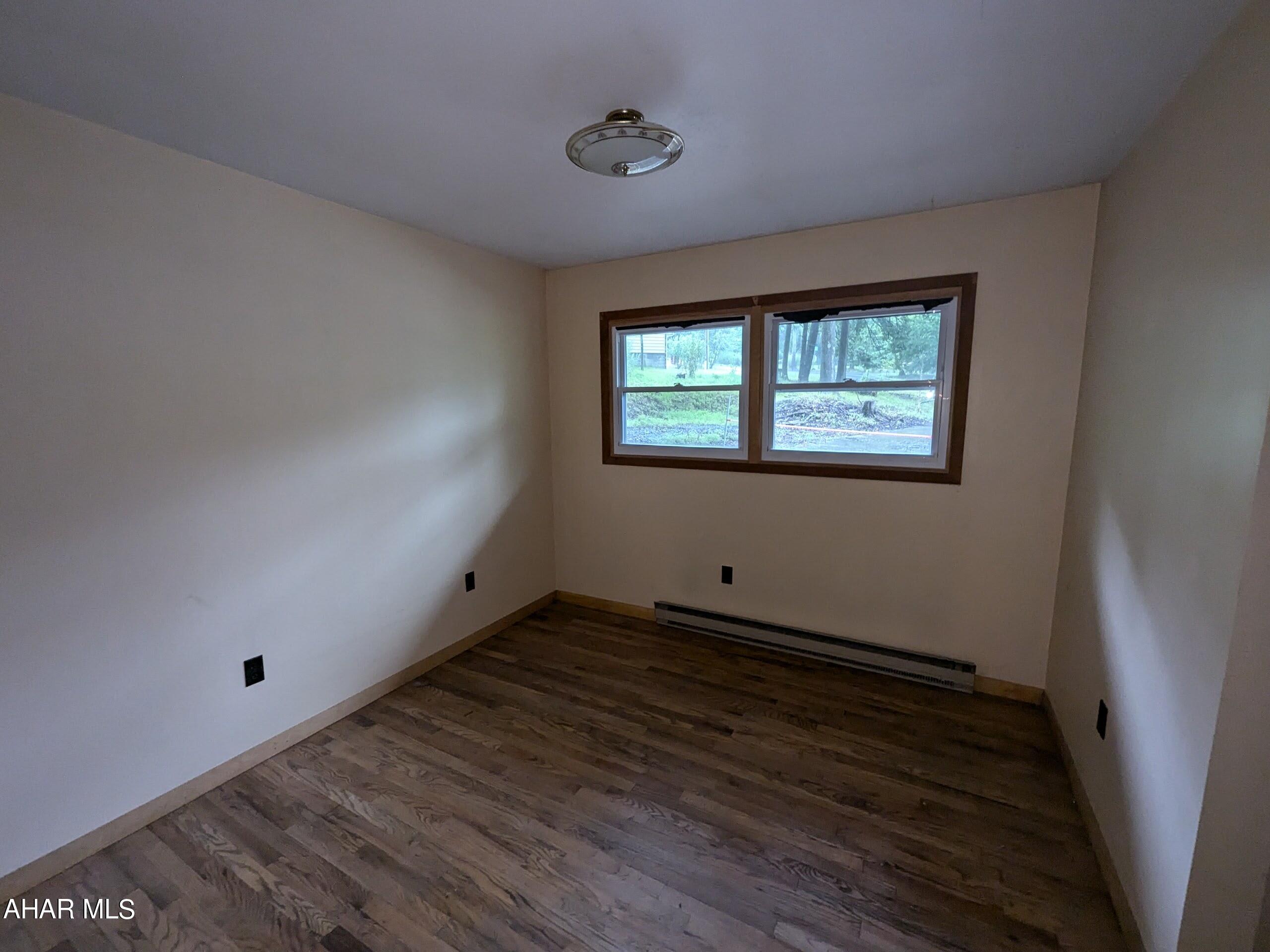 Glendale Yearound - Residential