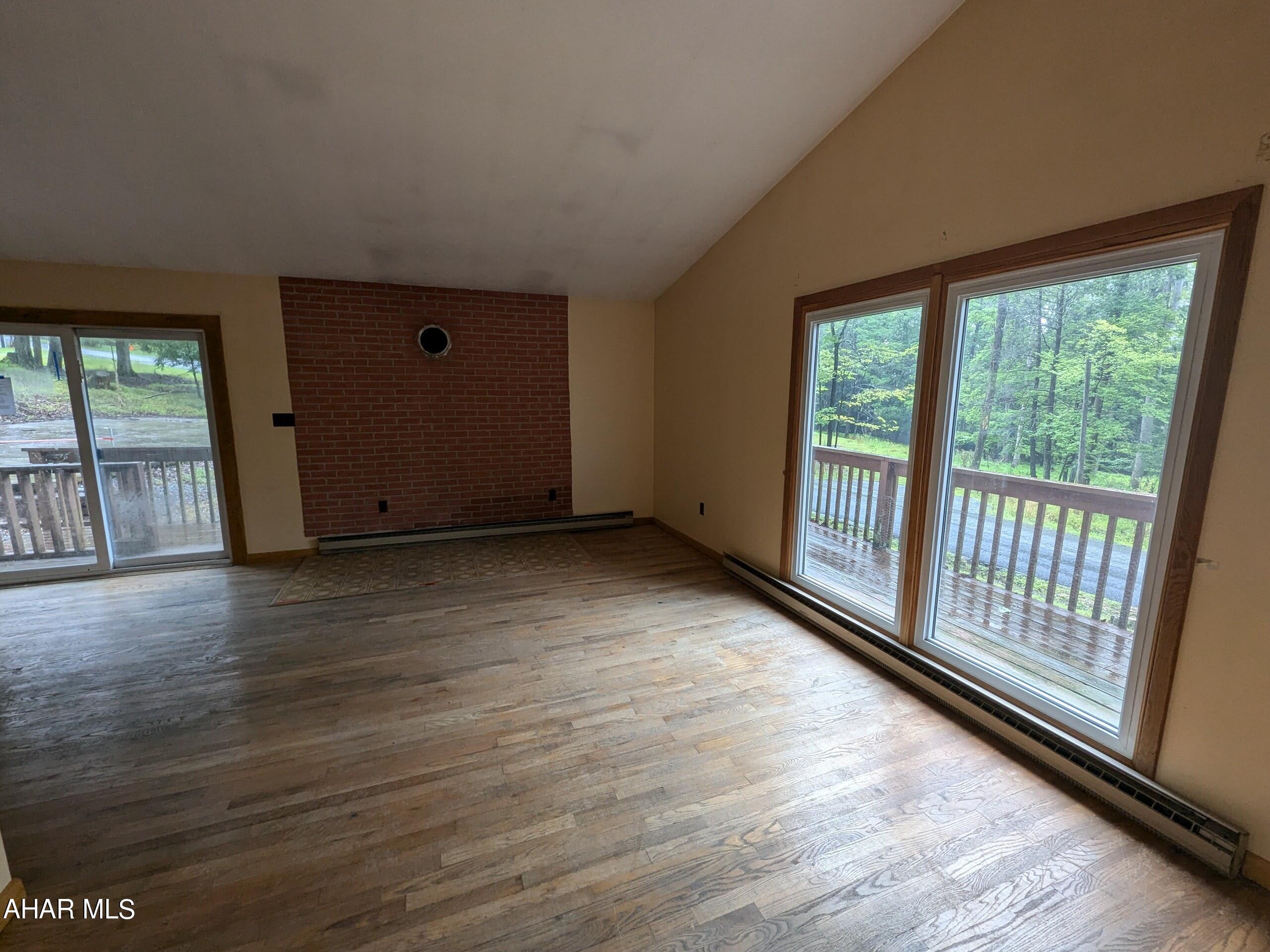 Glendale Yearound - Residential