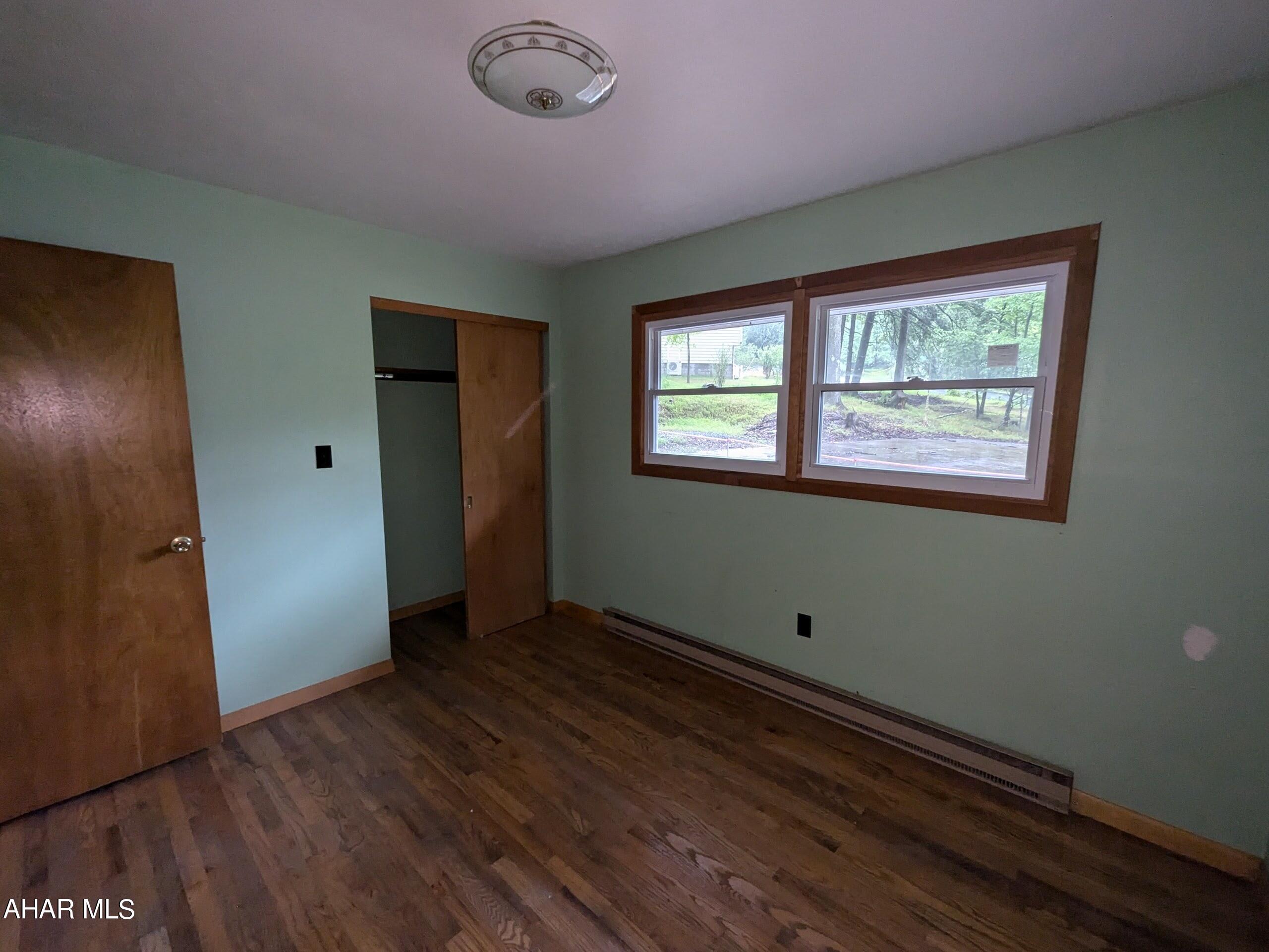 Glendale Yearound - Residential