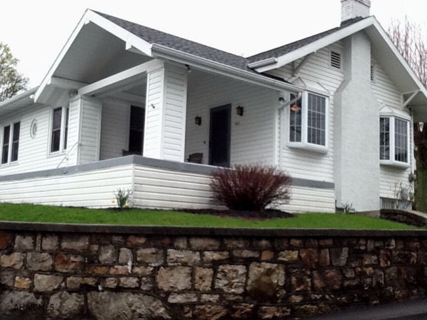 Absolutely charming, move-in condition with incredible views! 10' ceilings throughout with hardwood floors and granite countertops. In-law suite in basement(bedroom w/ensuite bathroom). One of the best views in Bedford!