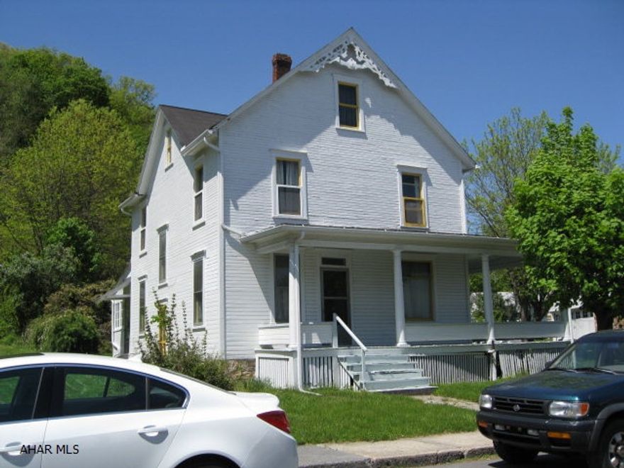 Duplex with 2 bedrooms and 1 bath in each unit. Needs some work but has definite income producing possibilities.