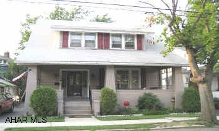 WALK TO SCHOOL AND PRACTICE. HOLLIDAYSBURG BOROUGH OFFERING 5 BEDROOMS, 2 BATHS, FORMERLY DUPLEXED. GREAT KITCHEN WITH STAINLESS APPLIANCES. DECK AND FENCED YARD.