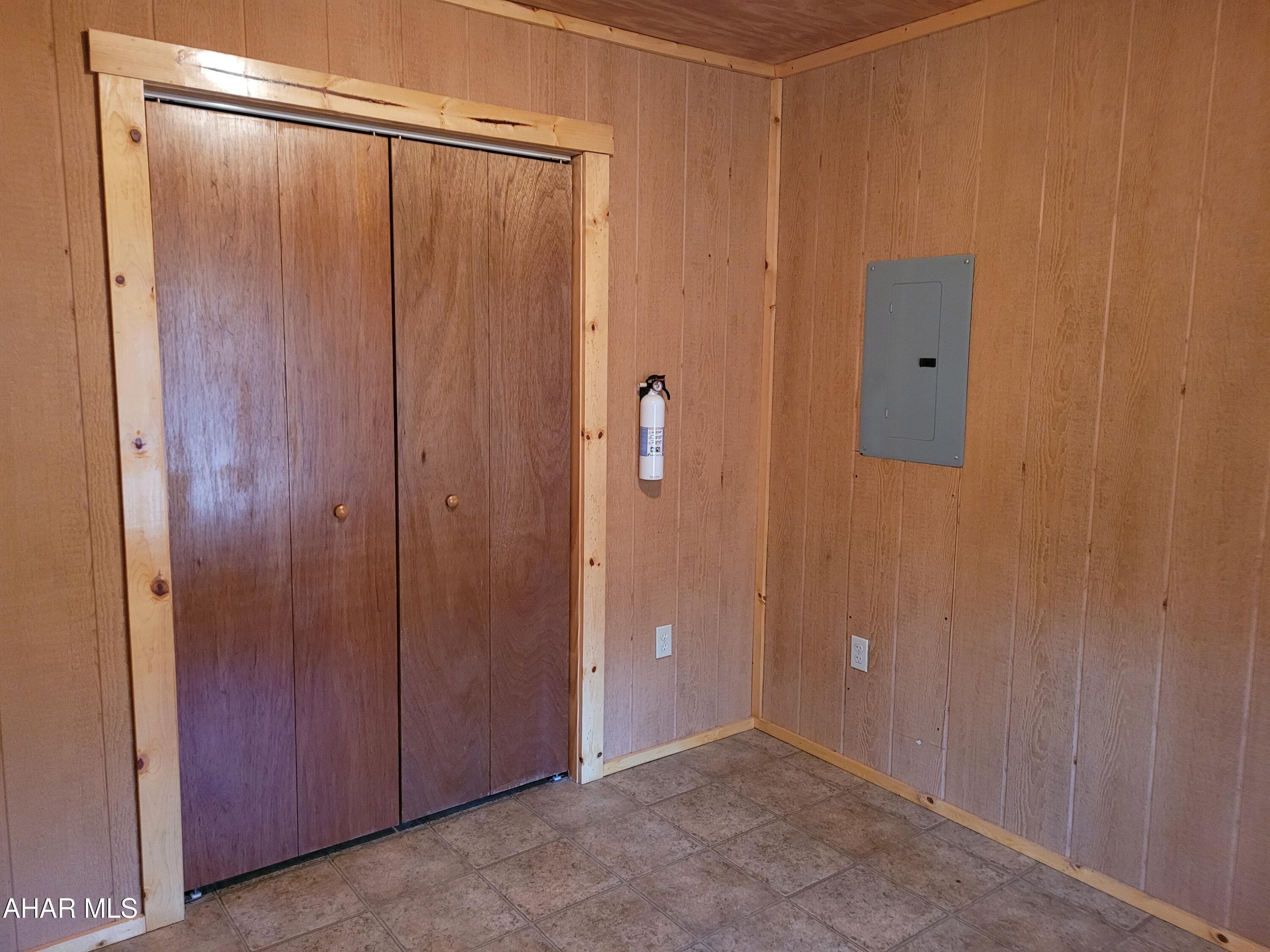 Glendale Yearound - Residential