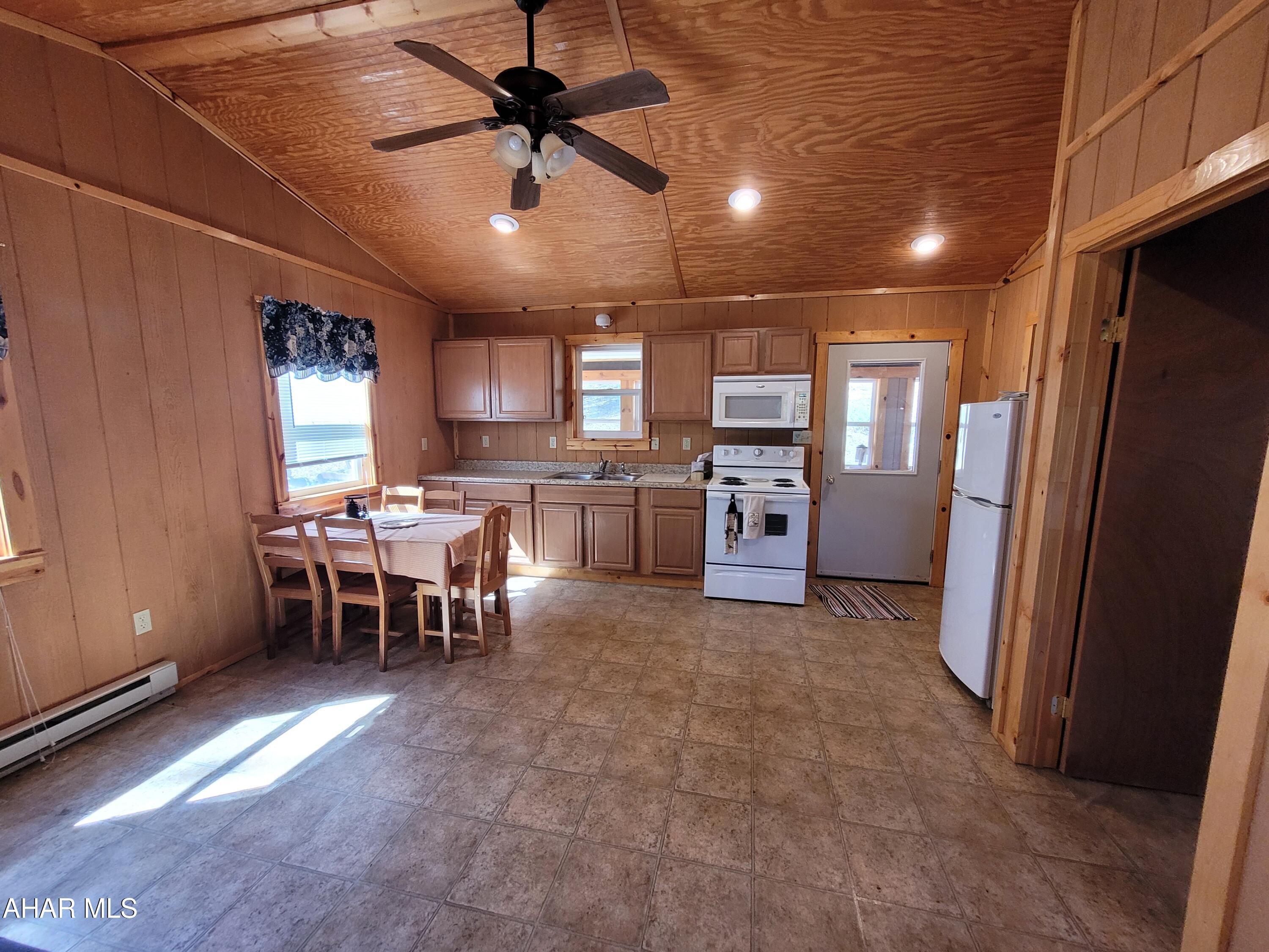 Glendale Yearound - Residential