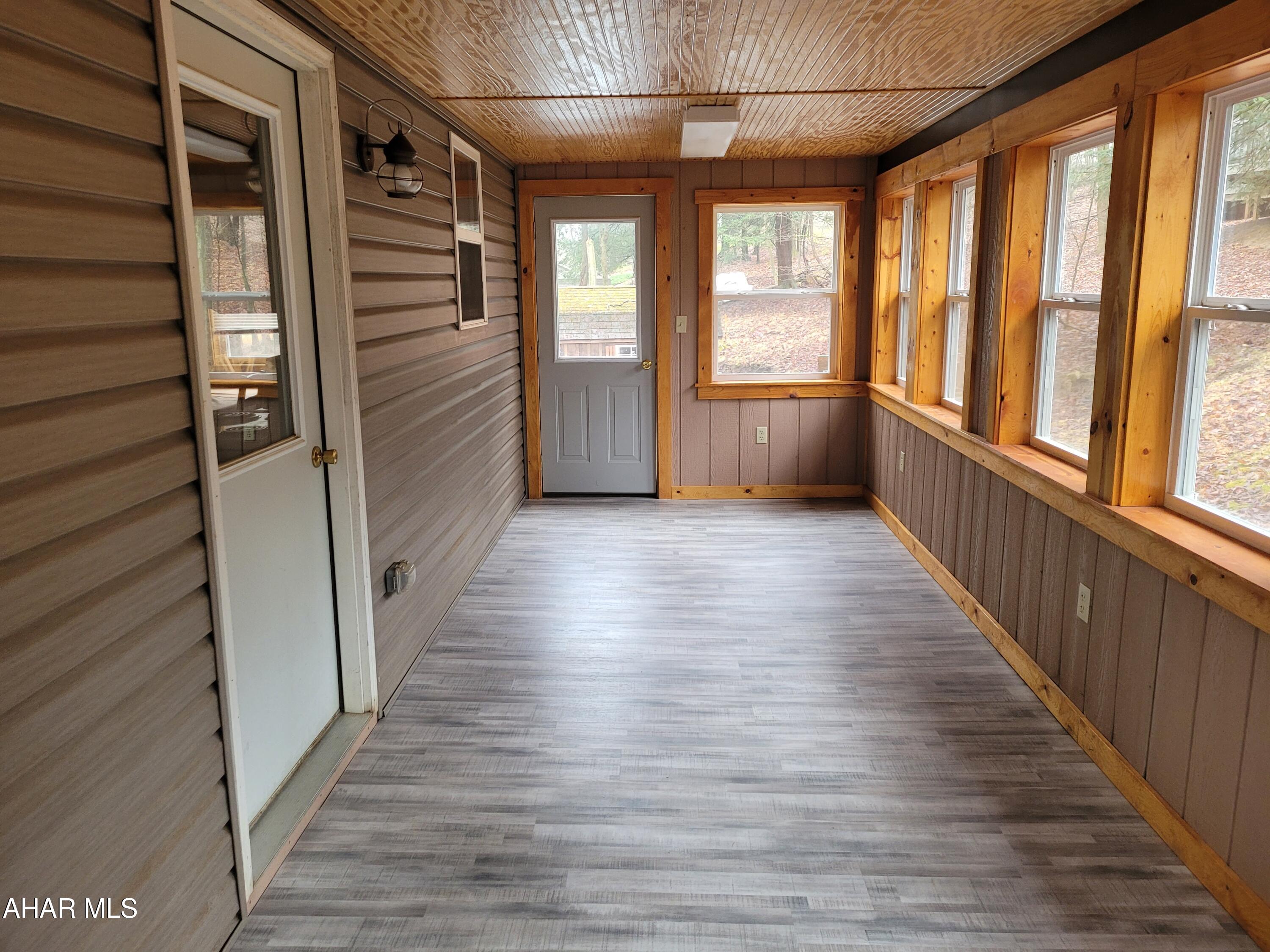 Glendale Yearound - Residential