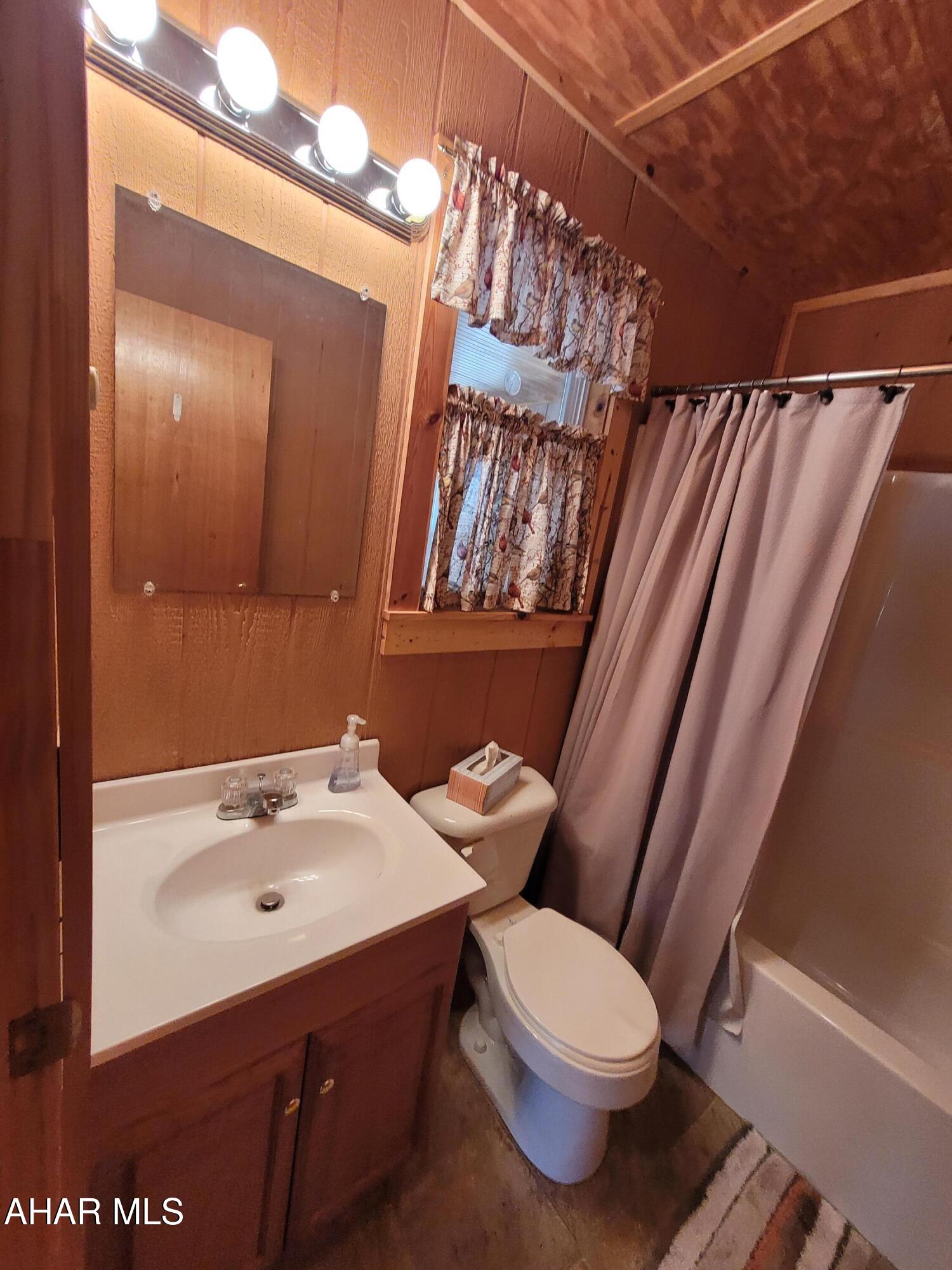 Glendale Yearound - Residential