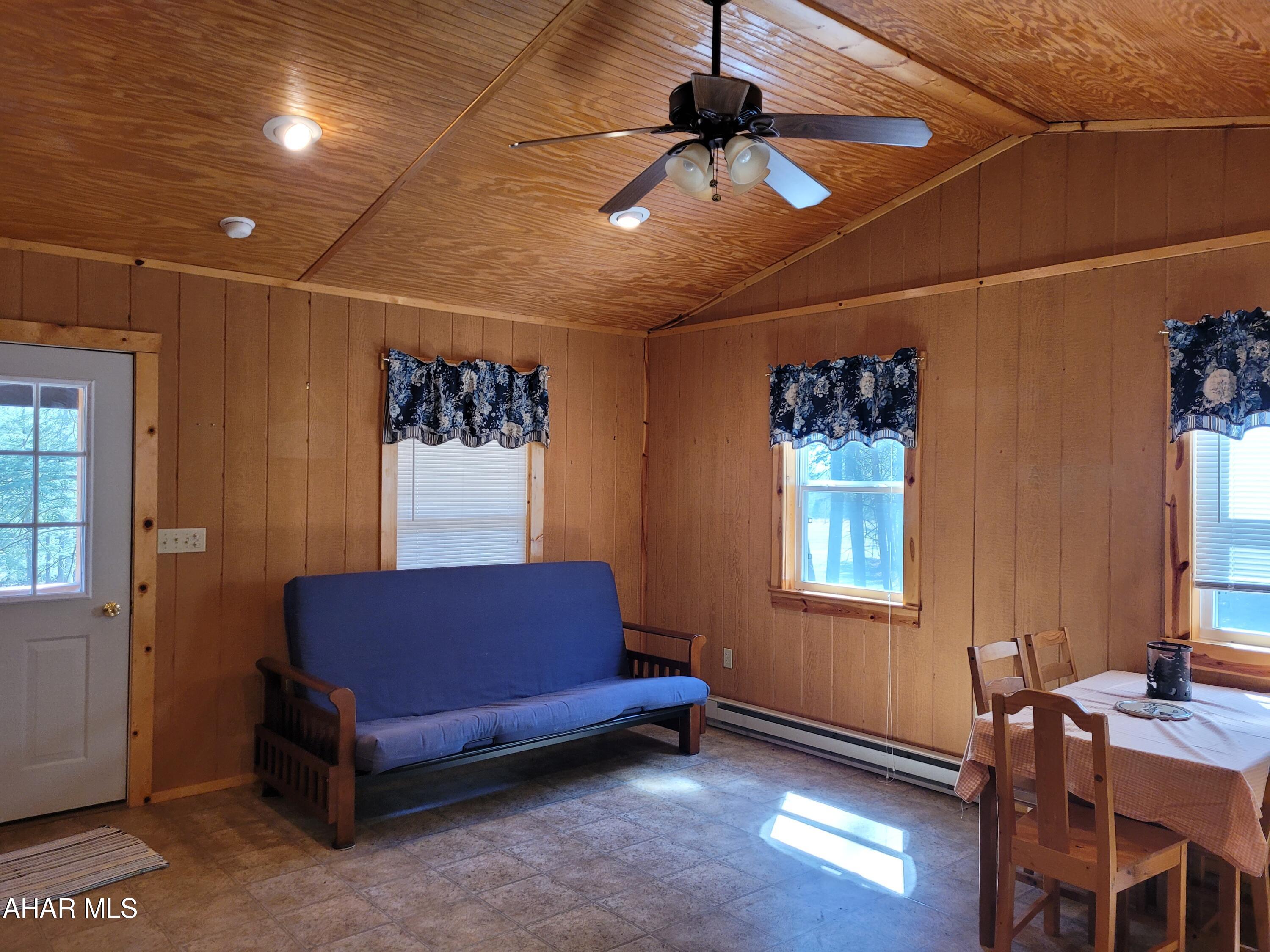 Glendale Yearound - Residential