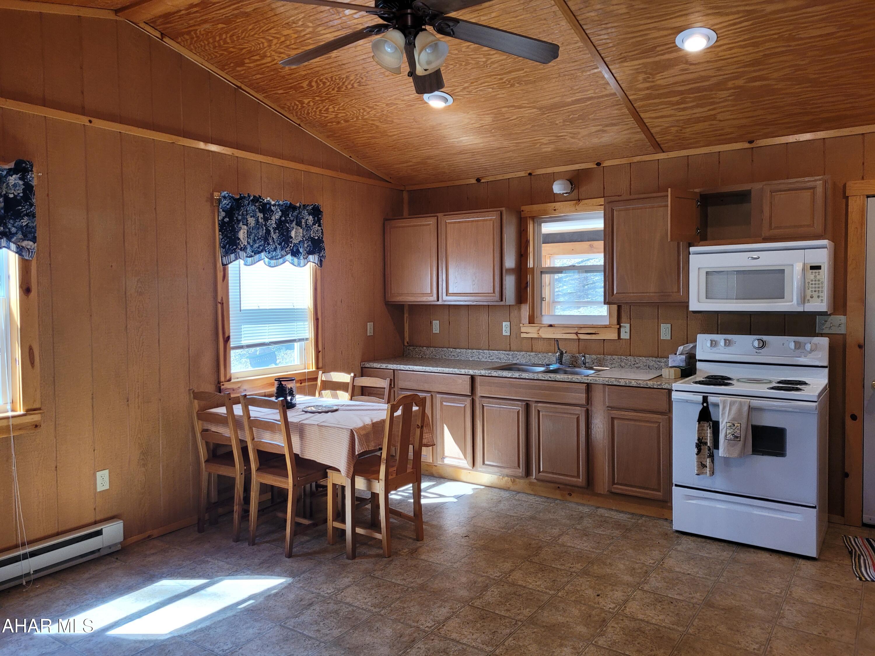 Glendale Yearound - Residential