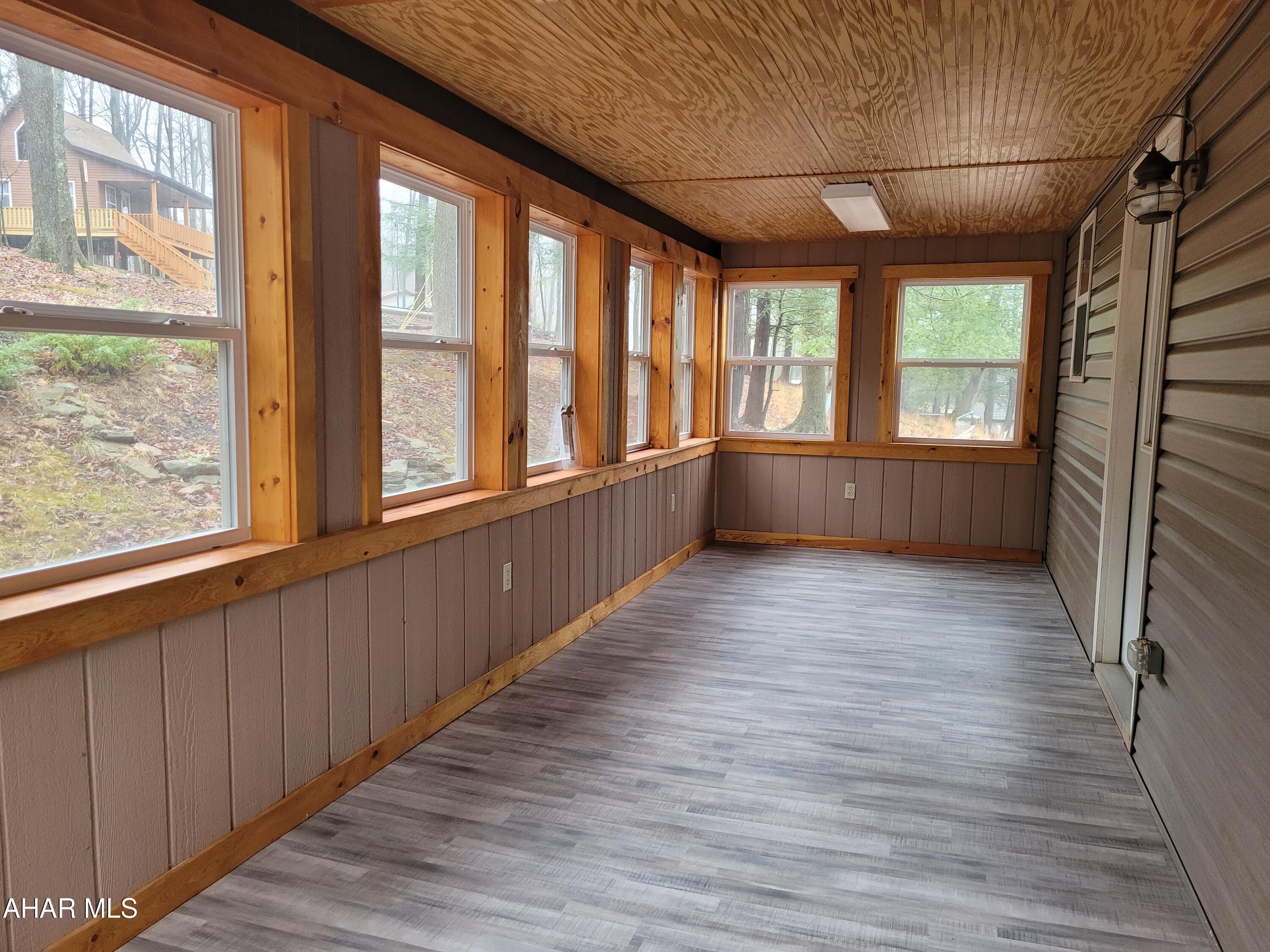 Glendale Yearound - Residential