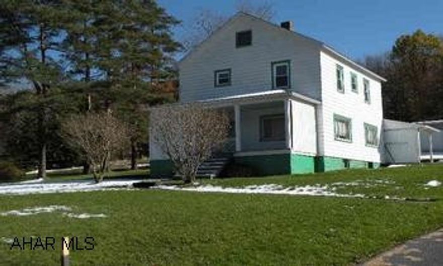 2 story 3 BR., 2.5 bath home on a corner lot. LR., DR., kitchen, sunroom, new oil hot water furnace 2008. also 2 large garages can be purchased. new roof 11/08 2 story 3BR., 2.5 bath home on a corner lot. LR., DR., kitchen, sunroom, new oil hot water furnace 2008, also 2 large garages can be purchased. new roof 11/08