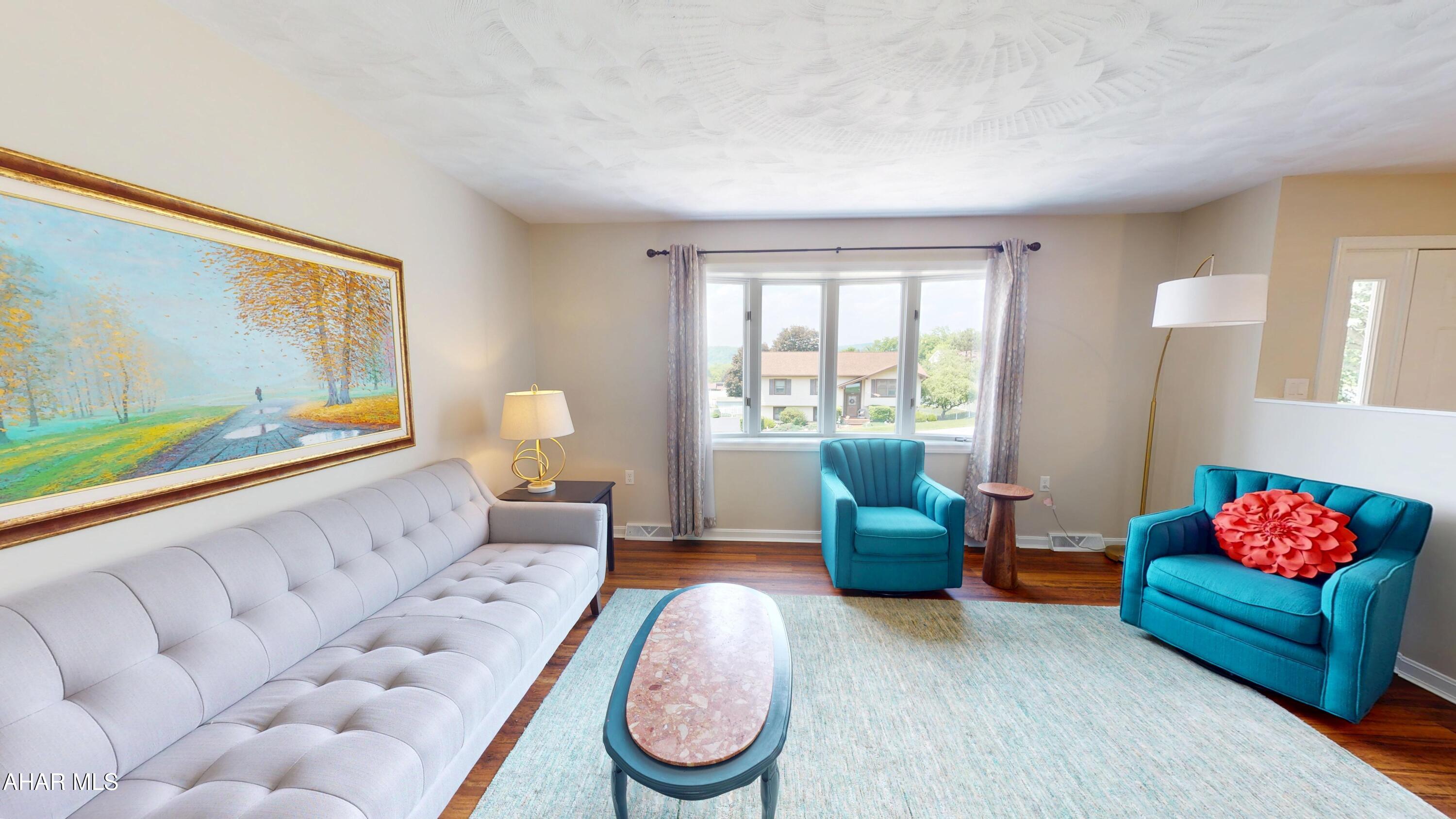 Rolling Hills - Residential