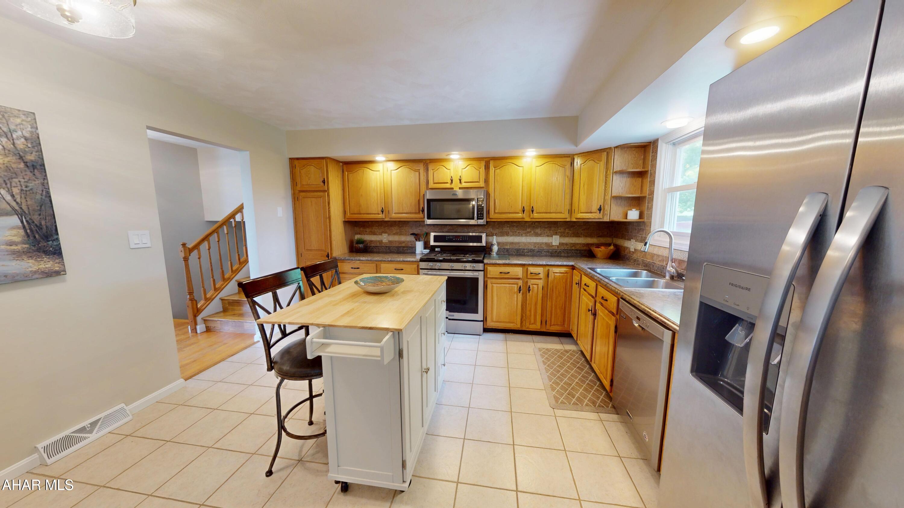 Rolling Hills - Residential