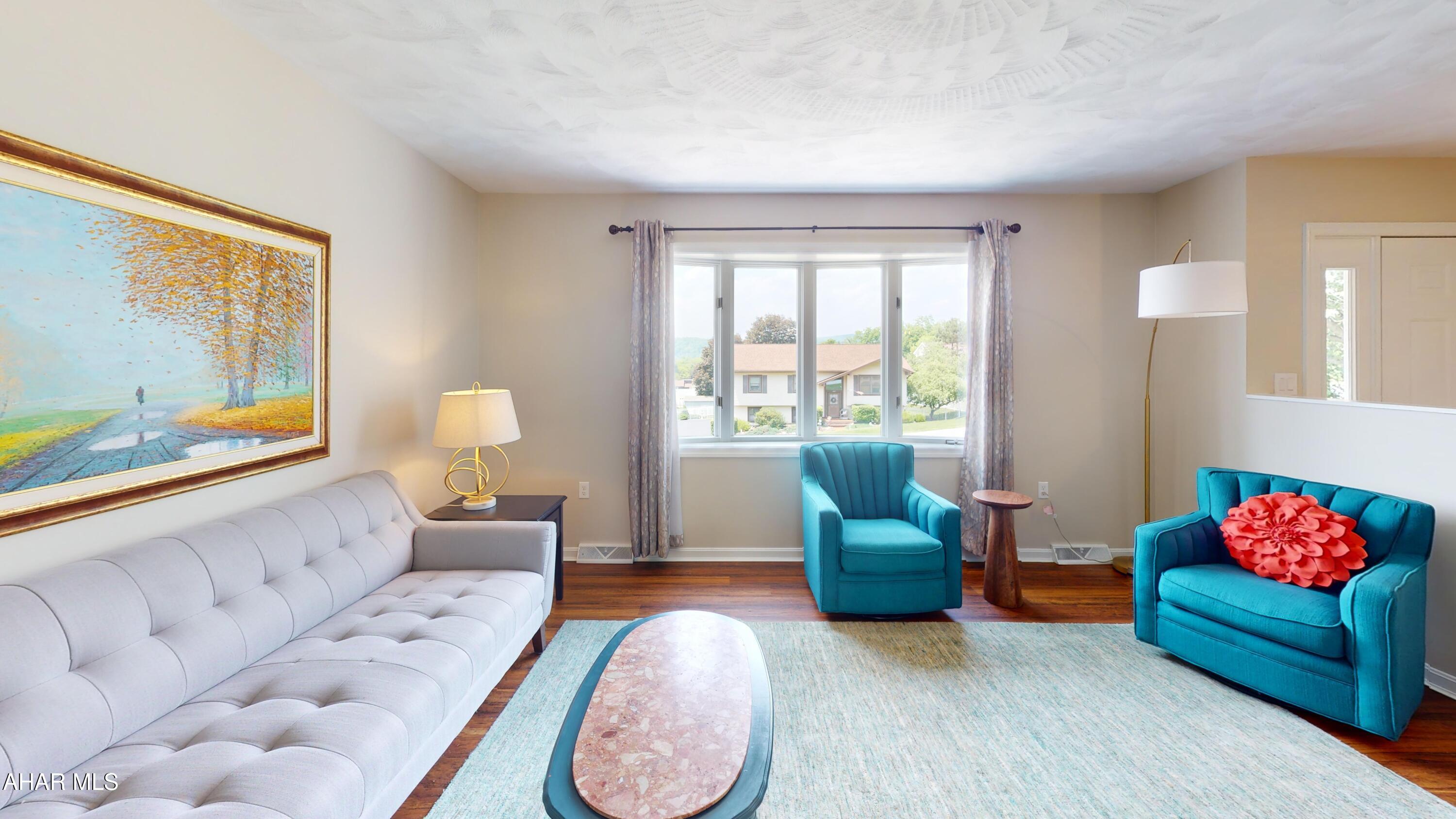 Rolling Hills - Residential