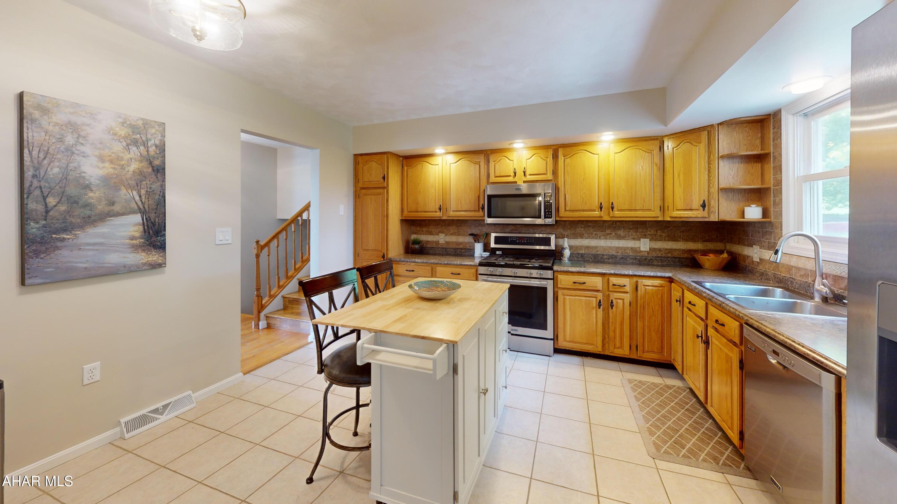 Rolling Hills - Residential