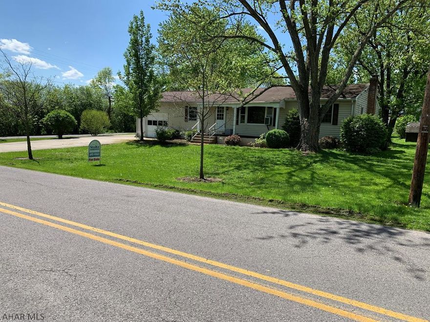 Nice large lot in the borough of Hollidaysburg, Hardwood floors under the carpet. SELLER SAYS BRING OFFERS, VERY MOTIVATED SELLERS!