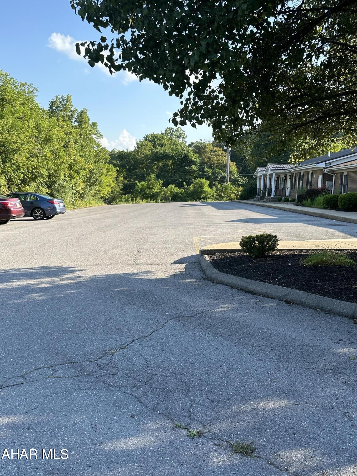 Unknown - Commercial Lease