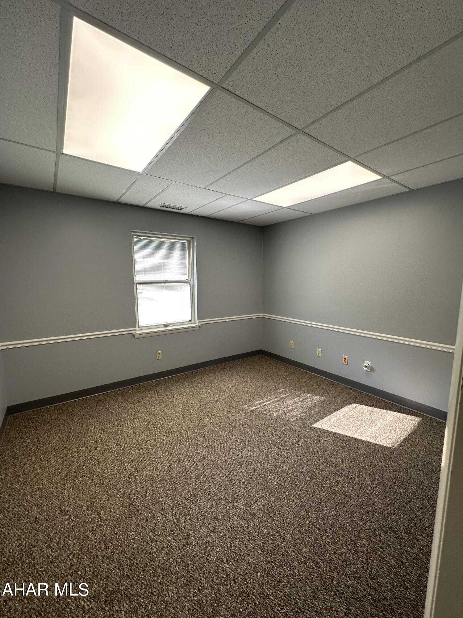 Unknown - Commercial Lease