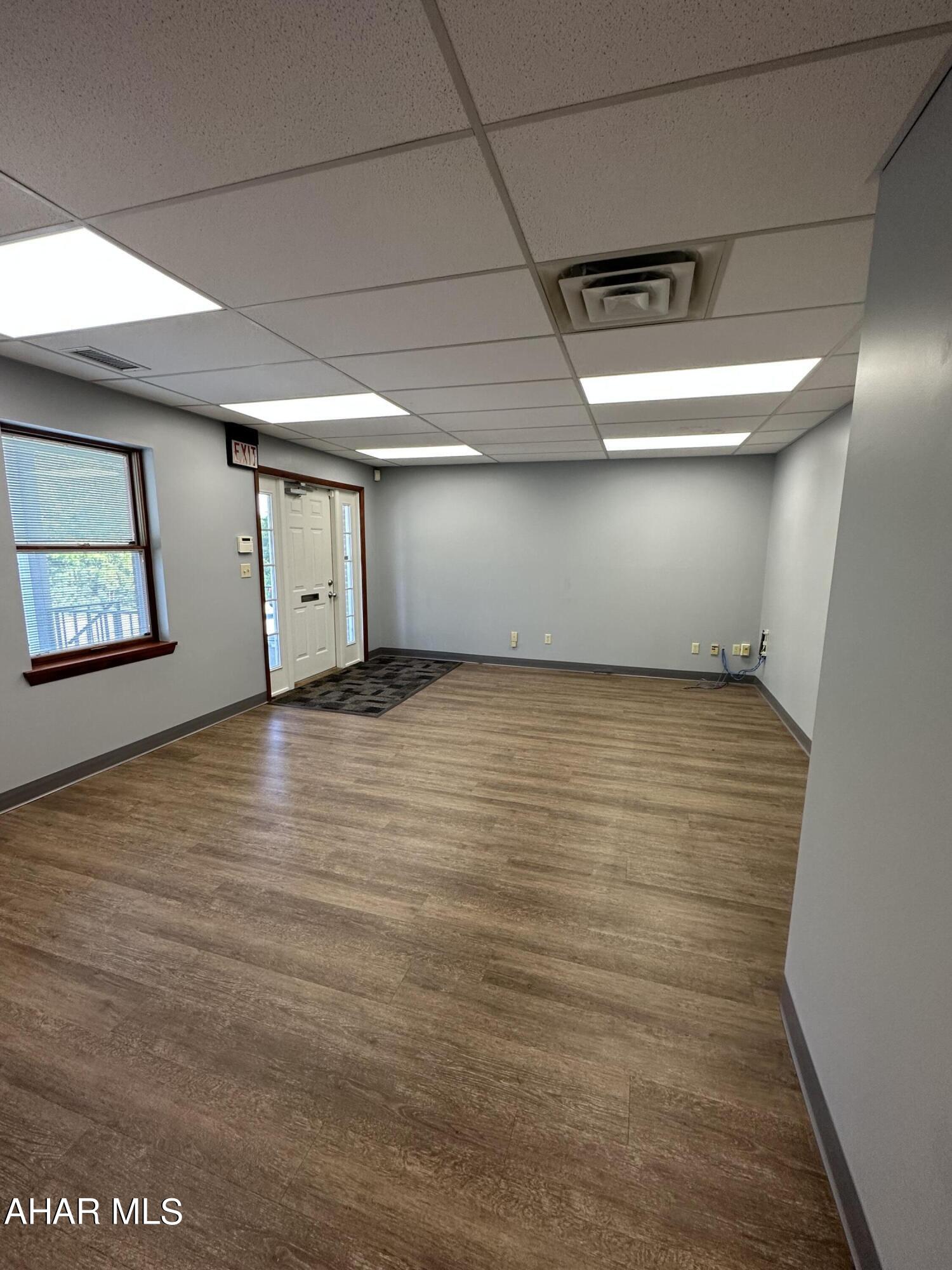 Unknown - Commercial Lease