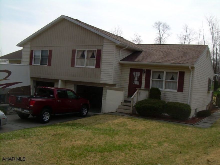 1/2 Double Vinyl Sided 2 Story.