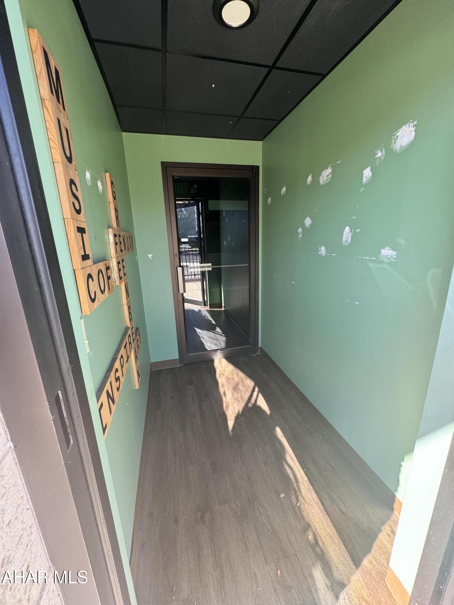 Unknown - Commercial Lease