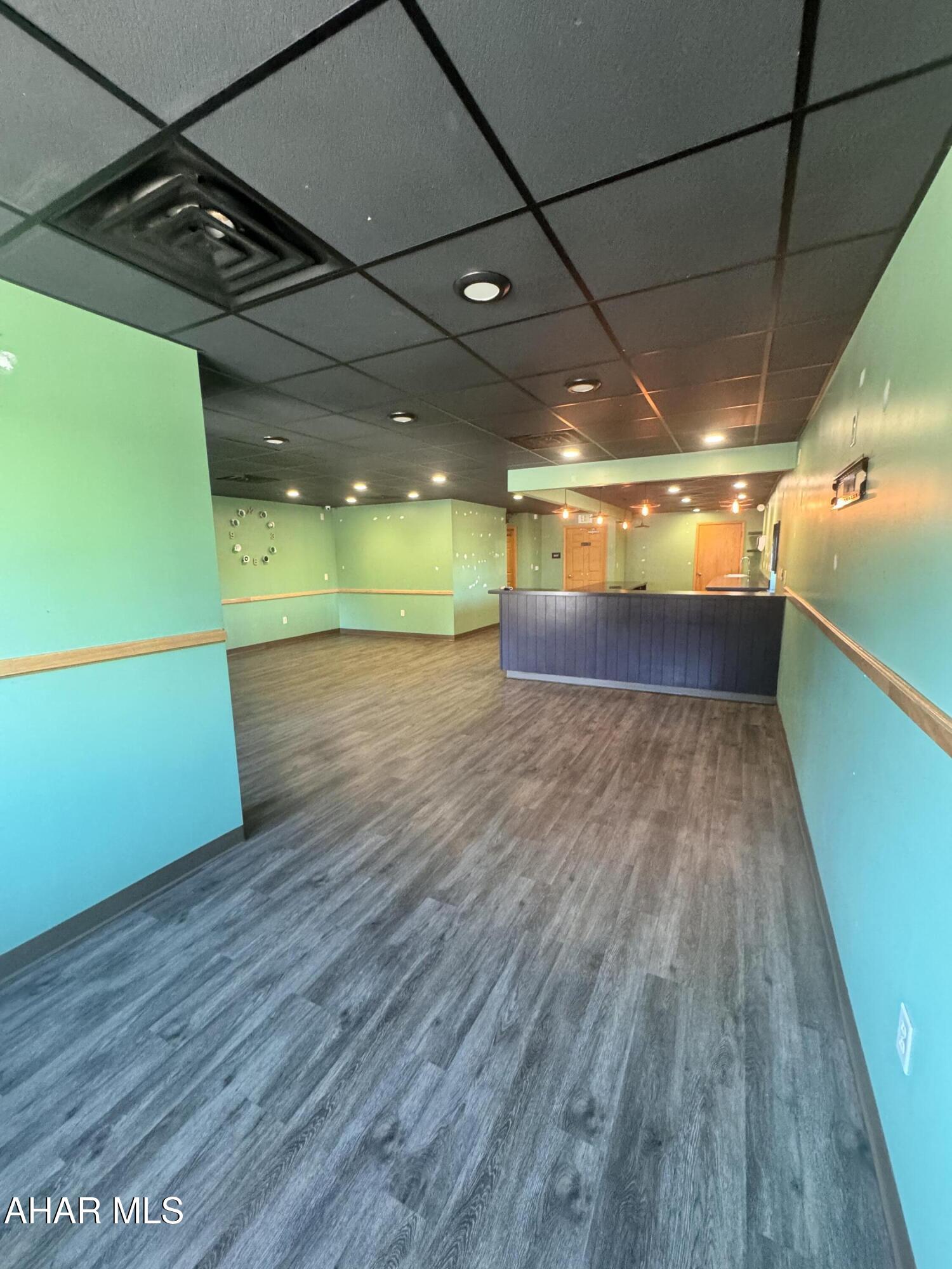 Unknown - Commercial Lease