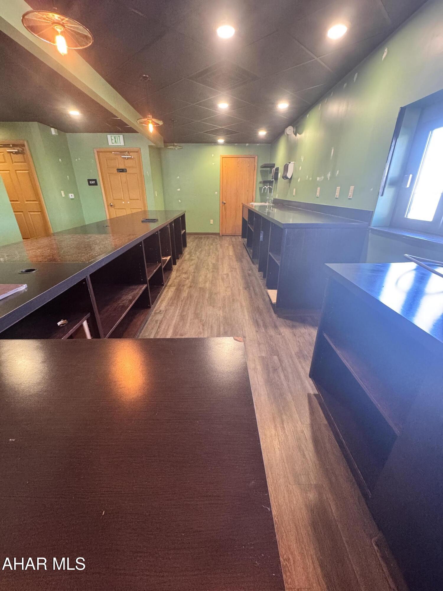 Unknown - Commercial Lease