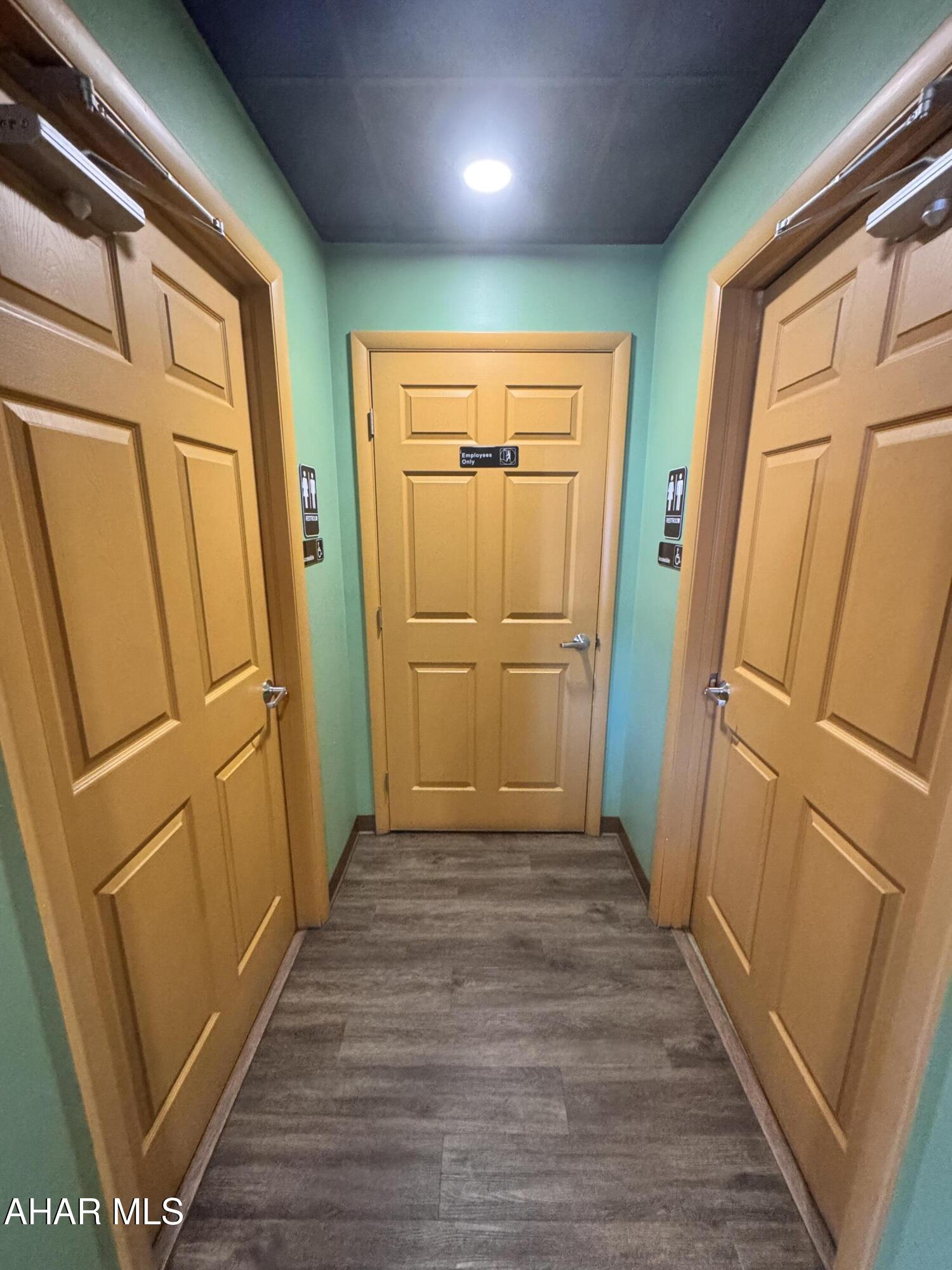 Unknown - Commercial Lease