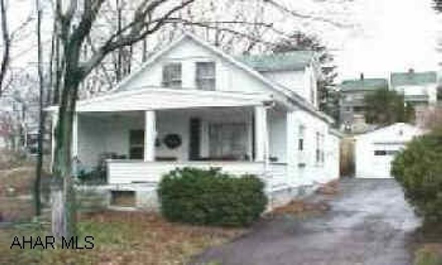 Small bungalow in Fairview area. Interior needs work. Need to settle estate. Small bungalow in Fairview area. Interior needs work. Need to settle estate.