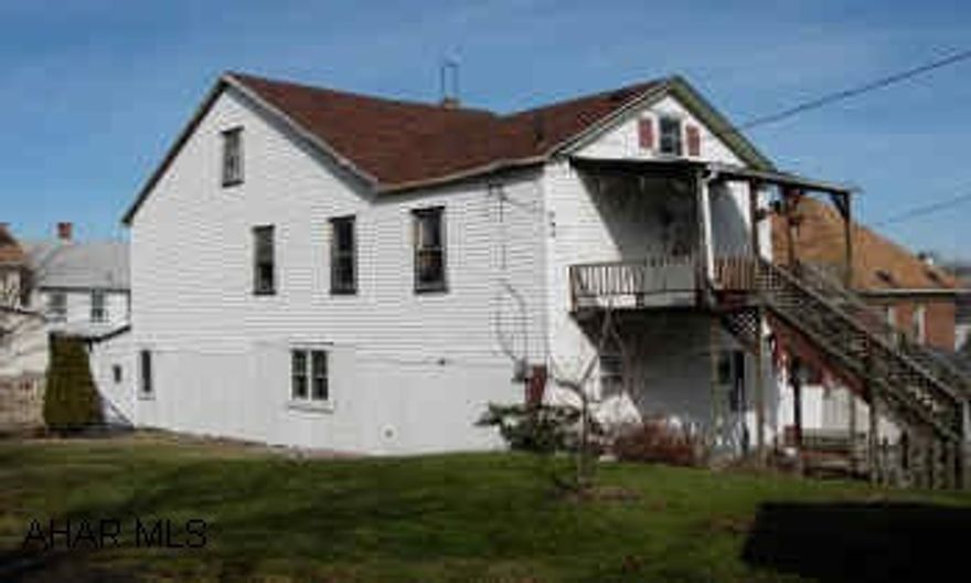 HANDYMAN SPECIAL! COULD BE DUPLEXED, LARGE TRIPLE LOT WITH OFF STREET PARKING!  NEW ROOF, FURNACE, ELECTRIC, WINDOWS, AND HOT WATER TANK.  HOUSE NEEDS FINISHED!