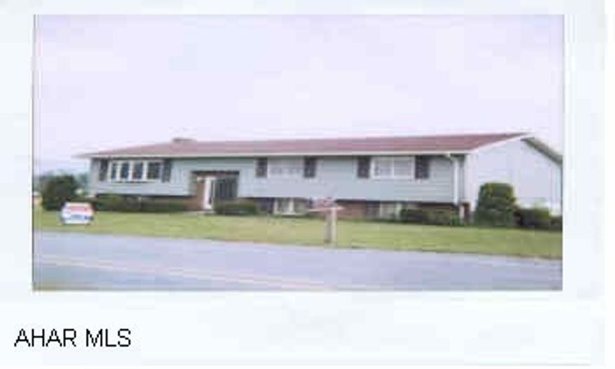 Well  maintained 3 BR, 3 BA.  Family room with fireplace over sized, 1 car garage large level lot.