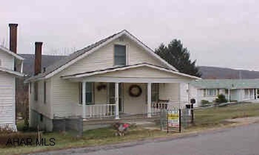 Nice three bedroom home in Pleasant Valley area.  Large eat-in, modern kitchen.  Large modern bathroom.  Newer windows and vinyl siding.  Fenced-in double lot.  Two car garage.  Take a look.