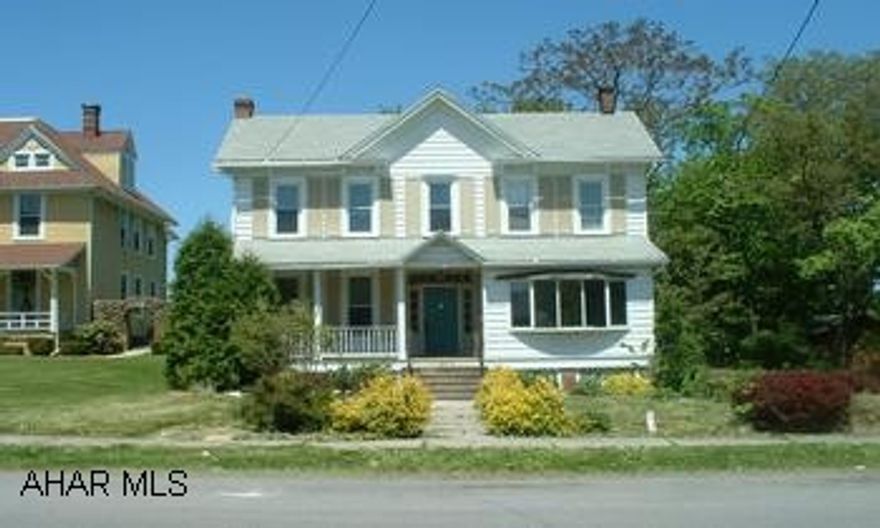 2-3 BEDROOM, 1.75 BATH TWO STORY IN THE BOROUGH. SOLD "AS IS". NEEDS SOME WORK. GREAT SETTING. TREE HOUSE DOES NOT BELONG TO PROPERTY. ONLY $68,900. CALL JOHN DAVIDHIZAR AT 207-9808.